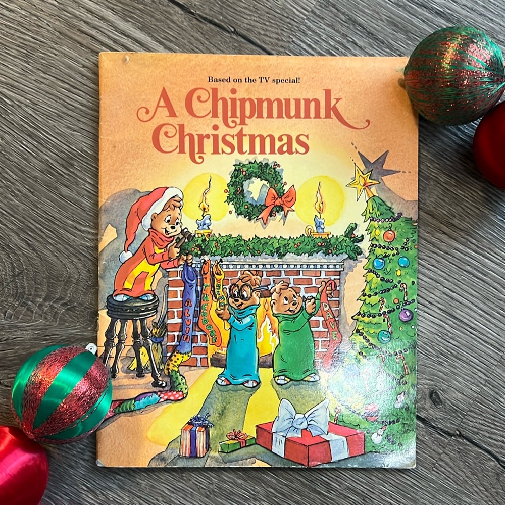 VINTAGE Book, A Chipmunk Christmas 1985 from Random House. 🎄RARE